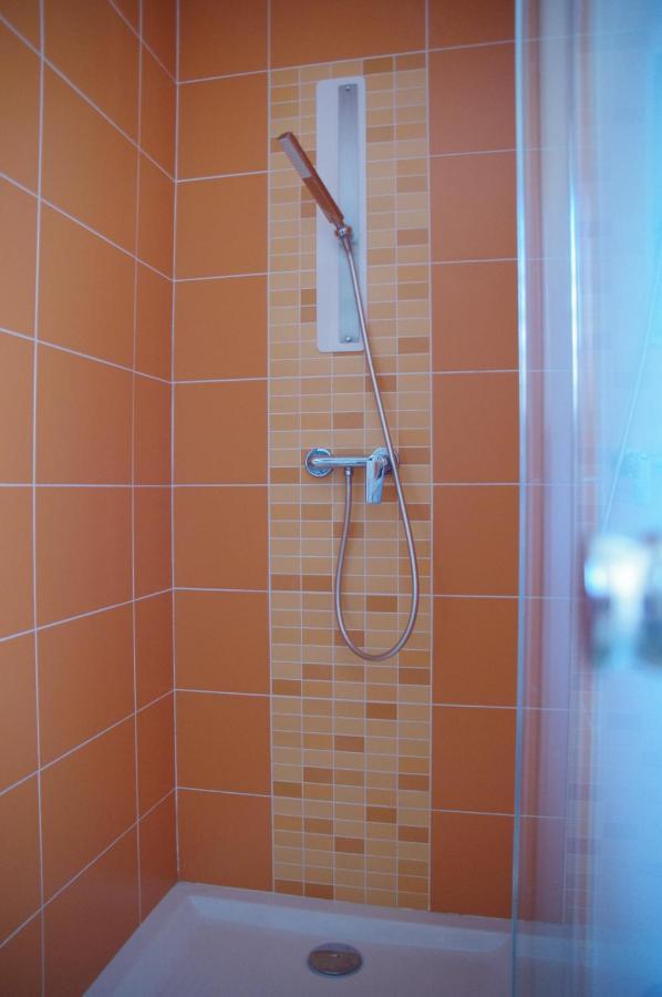 Le Grand Cedre - 2 Chambres D'Hotes - Sud Ardeche บูร์ก-แซ็ง-ต็องเดอ็อล ภายนอก รูปภาพ